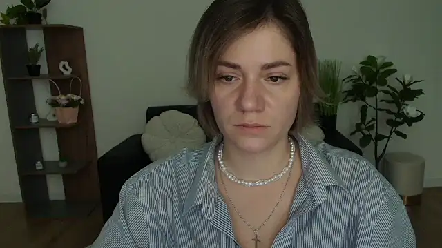 Snapshot of MariaSttone chatting on December 6, 11:44 am MariaSttone online show from December 6, 11:44 am