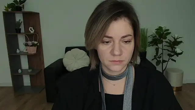 Snapshot of MariaSttone chatting on December 10, 8:51 am MariaSttone online show from December 10, 8:51 am