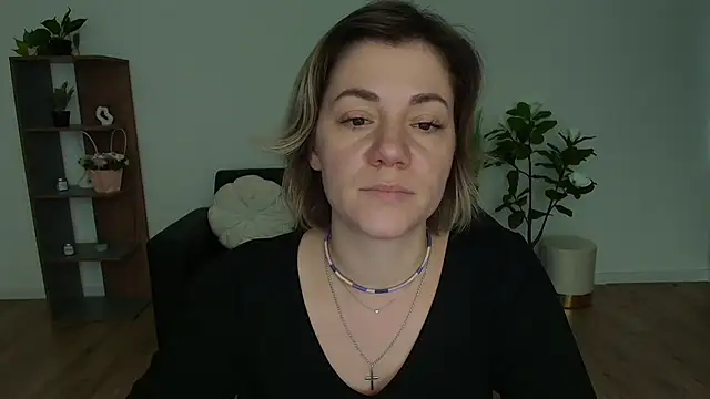 Snapshot of MariaSttone chatting on December 11, 12:12 pm MariaSttone online show from December 11, 12:12 pm