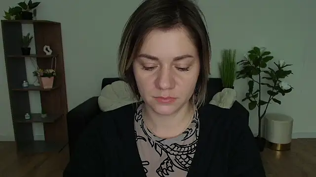 Snapshot of MariaSttone chatting on December 17, 2:11 pm MariaSttone online show from December 17, 2:11 pm