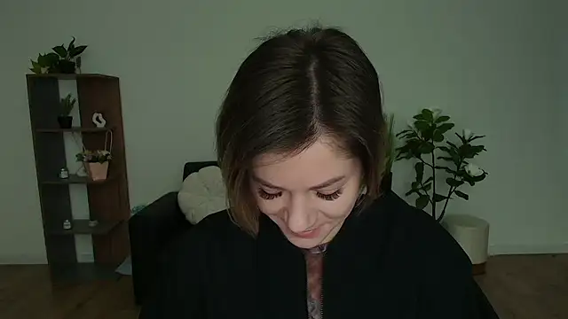 Snapshot of MariaSttone chatting on December 19, 8:34 am MariaSttone online show from December 19, 8:34 am