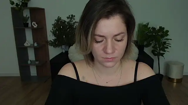 Snapshot of MariaSttone chatting on January 24, 11:59 am MariaSttone online show from January 24, 11:59 am