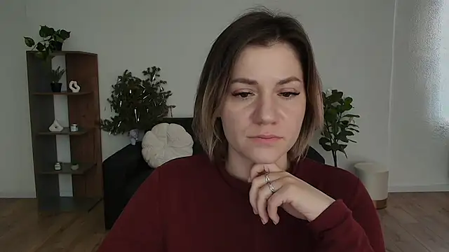 Snapshot of MariaSttone chatting on February 9, 9:47 am MariaSttone online show from February 9, 9:47 am