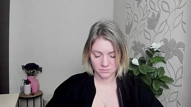 Snapshot of MariaSttone chatting on March 10, 2:05 pm MariaSttone online show from March 10, 2:05 pm