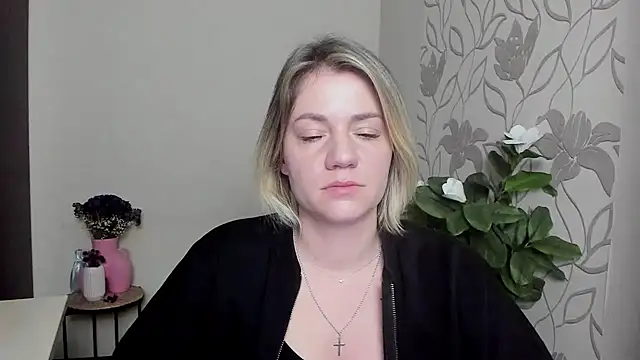 Snapshot of MariaSttone chatting on March 10, 7:29 pm MariaSttone online show from March 10, 7:29 pm