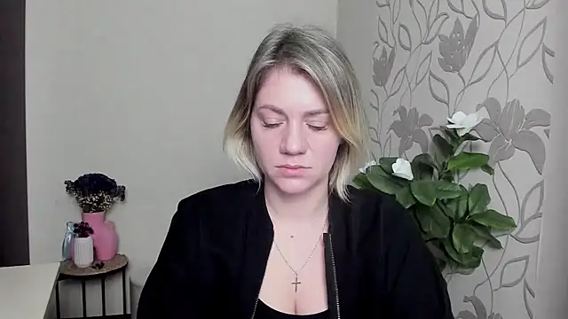 Snapshot of MariaSttone chatting on March 11, 9:24 am MariaSttone online show from March 11, 9:24 am