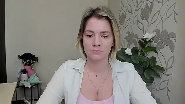 Snapshot of MariaSttone chatting on March 12, 7:57 am MariaSttone online show from March 12, 7:57 am