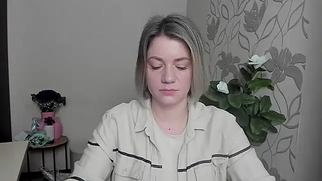 Snapshot of MariaSttone chatting on March 13, 11:19 am MariaSttone online show from March 13, 11:19 am