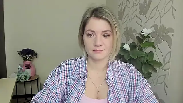 Snapshot of MariaSttone chatting on March 19, 10:11 am MariaSttone online show from March 19, 10:11 am