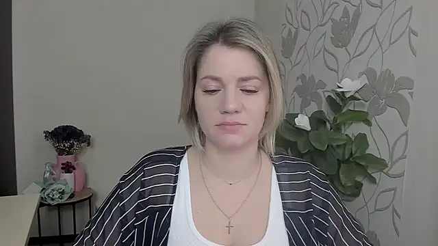 Snapshot of MariaSttone chatting on March 21, 11:12 am MariaSttone online show from March 21, 11:12 am