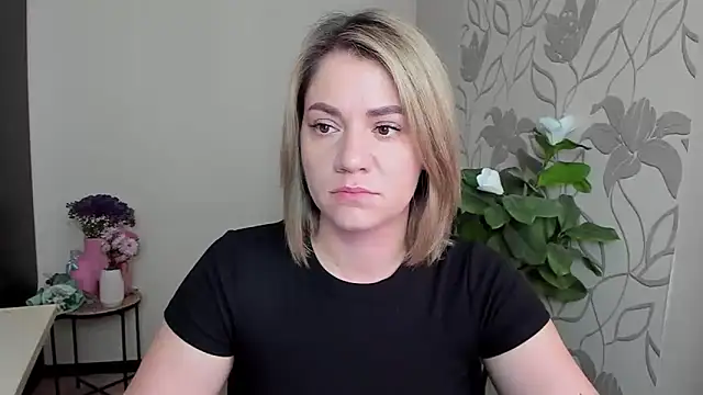 Snapshot of MariaSttone chatting on September 16, 11:44 am MariaSttone online show from September 16, 11:44 am