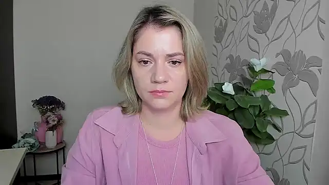 Snapshot of MariaSttone chatting on September 23, 1:47 pm MariaSttone online show from September 23, 1:47 pm