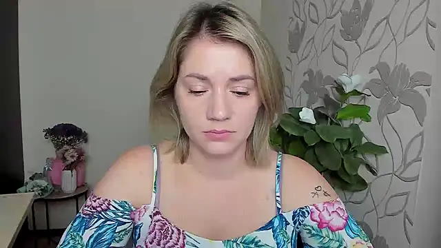 Snapshot of MariaSttone chatting on September 25, 9:46 am MariaSttone online show from September 25, 9:46 am