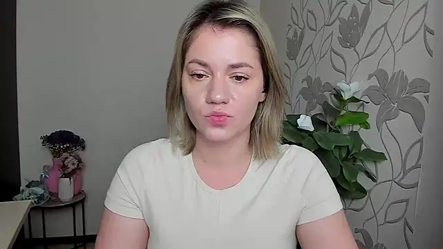 Snapshot of MariaSttone chatting on September 28, 10:42 am MariaSttone online show from September 28, 10:42 am
