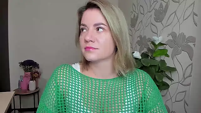 Snapshot of MariaSttone chatting on September 30, 12:21 pm MariaSttone online show from September 30, 12:21 pm