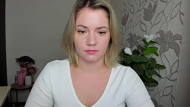 Snapshot of MariaSttone chatting on October 3, 2:14 pm MariaSttone online show from October 3, 2:14 pm