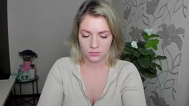 Snapshot of MariaSttone chatting on October 7, 3:31 pm MariaSttone online show from October 7, 3:31 pm