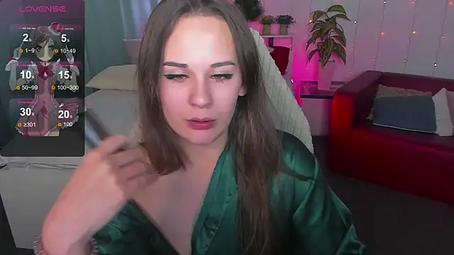 Snapshot of Makima_lee chatting on December 16, 1:32 pm Makima lee online show from December 16, 1:32 pm