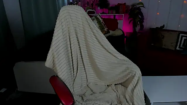 Snapshot of Makima_lee chatting on January 6, 5:38 pm Makima lee online show from January 6, 5:38 pm