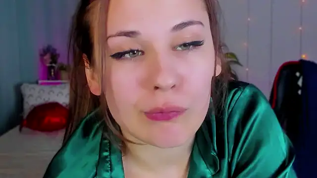 Snapshot of Makima_lee chatting on February 8, 4:47 pm Makima lee online show from February 8, 4:47 pm