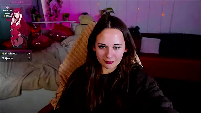 Snapshot of Makima_lee chatting on February 15, 8:44 am Makima lee online show from February 15, 8:44 am