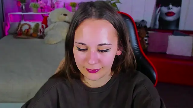 Snapshot of Makima_lee chatting on February 22, 1:35 pm Makima lee online show from February 22, 1:35 pm