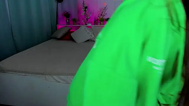 Snapshot of Makima_lee chatting on February 28, 7:35 pm Makima lee online show from February 28, 7:35 pm