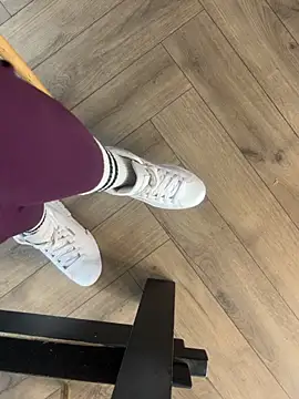 FeetVibe online show from November 4, 8:02 am