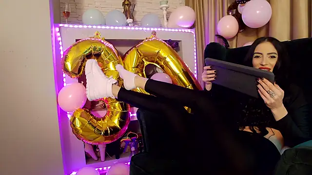 FeetVibe online show from November 15, 8:33 am