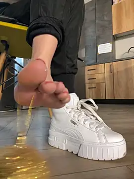 FeetVibe online show from November 21, 7:40 am