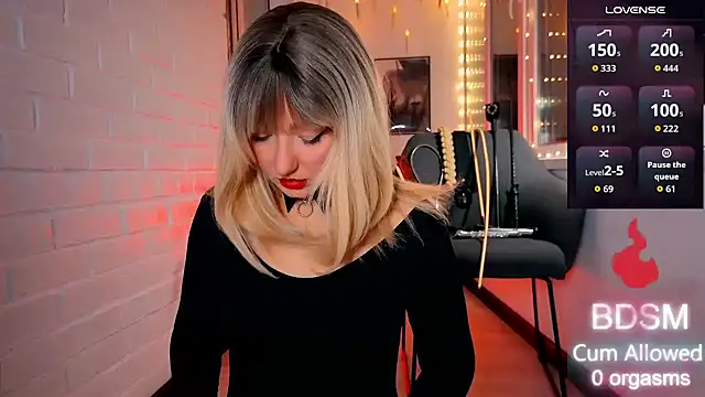 Snapshot of Sandralawrence chatting on November 21, 9:35 pm Sandralawrence online show from November 21, 9:35 pm