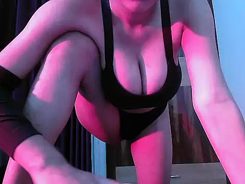 Official queen online show from April 4, 6:27 pm