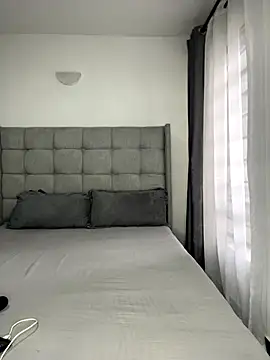 Snapshot of prettiepearl chatting on October 19, 8:59 am prettiepearl online show from October 19, 8:59 am