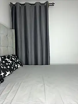 Snapshot of prettiepearl chatting on November 15, 11:21 pm prettiepearl online show from November 15, 11:21 pm