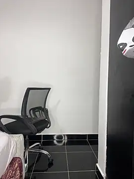 Snapshot of prettiepearl chatting on November 27, 11:51 pm prettiepearl online show from November 27, 11:51 pm