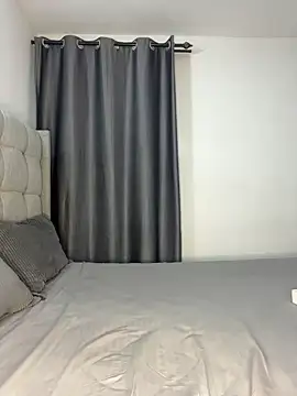 Snapshot of prettiepearl chatting on May 1, 5:34 am prettiepearl online show from May 1, 5:34 am