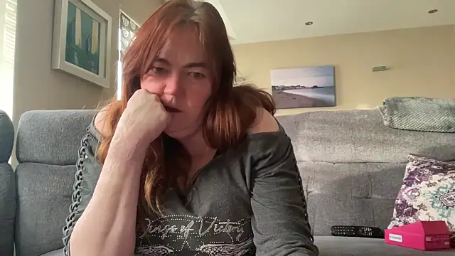 Snapshot of curvy-milf-abbie chatting on February 17, 3:40 pm curvy-milf-abbie online show from February 17, 3:40 pm