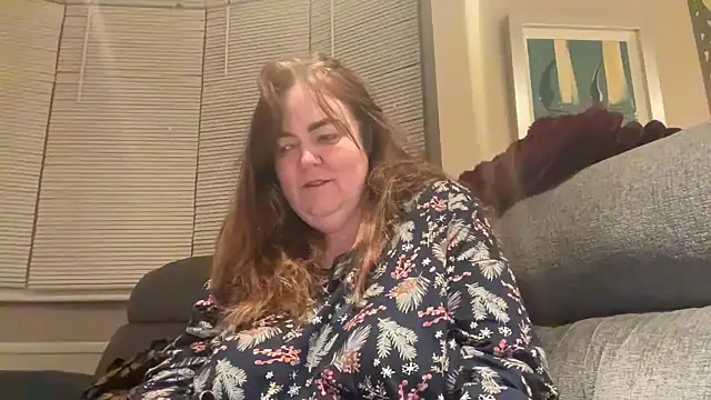 Snapshot of curvy-milf-abbie chatting on February 18, 6:20 am curvy-milf-abbie online show from February 18, 6:20 am