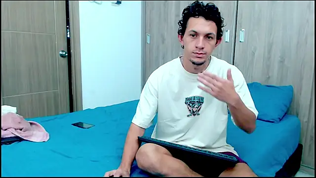 meridandwither online show from May 15, 10:44 am