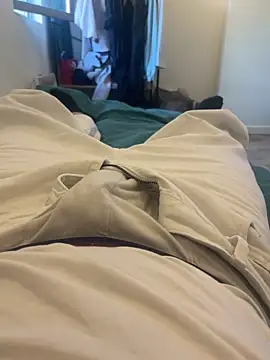 Snapshot of Enzo_showww chatting on December 25, 3:38 pm Enzo showww online show from December 25, 3:38 pm