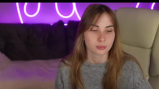 Snapshot of JennyyLuv chatting on November 11, 9:48 pm JennyyLuv online show from November 11, 9:48 pm