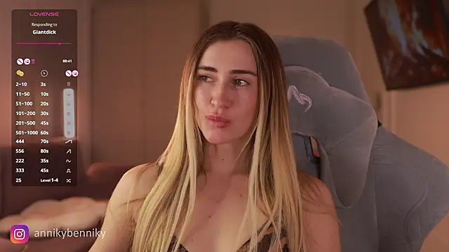 Snapshot of Coconutkittyy chatting on March 9, 9:03 pm Coconutkittyy online show from March 9, 9:03 pm