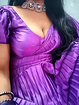 Snapshot of amala_ss chatting on January 1, 6:05 am amala ss online show from January 1, 6:05 am