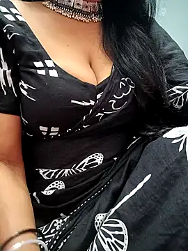 Snapshot of amala_ss chatting on January 2, 11:31 am amala ss online show from January 2, 11:31 am