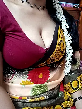 Snapshot of amala_ss chatting on January 8, 6:09 am amala ss online show from January 8, 6:09 am