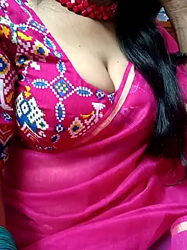Snapshot of amala_ss chatting on January 8, 11:32 am amala ss online show from January 8, 11:32 am
