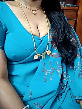 Snapshot of amala_ss chatting on January 24, 10:32 am amala ss online show from January 24, 10:32 am