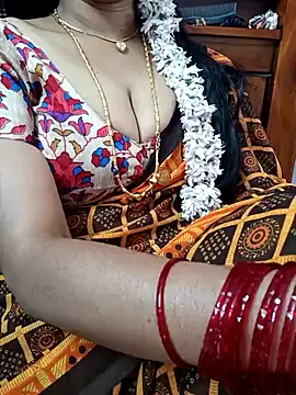 Snapshot of amala_ss chatting on January 29, 10:48 am amala ss online show from January 29, 10:48 am