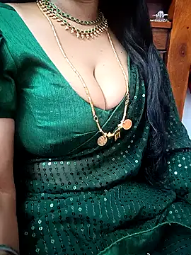 Snapshot of amala_ss chatting on February 15, 10:55 am amala ss online show from February 15, 10:55 am