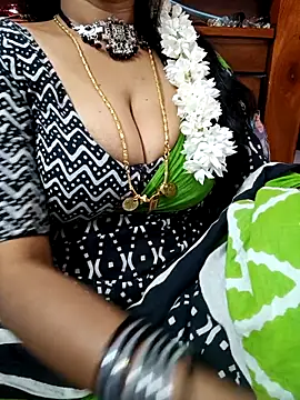 Snapshot of amala_ss chatting on February 20, 3:01 am amala ss online show from February 20, 3:01 am